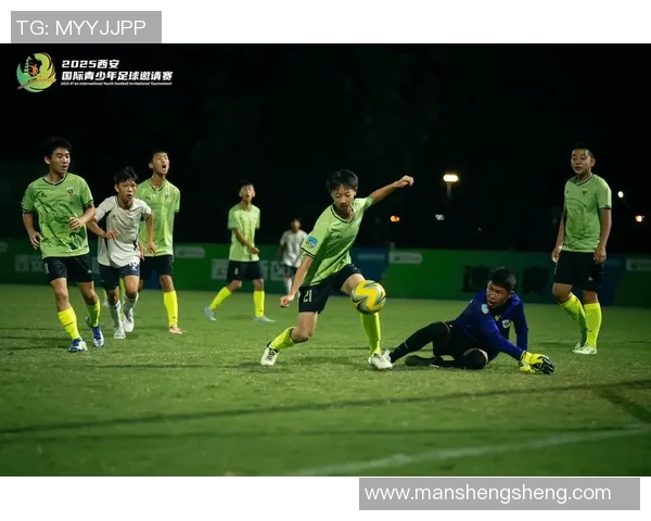 重庆足球队与西安足球队赛后分析个人能力的对比与启示