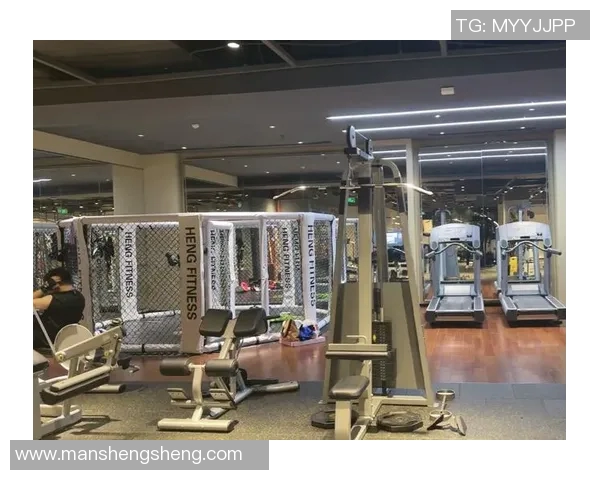 以室内泳池为核心设计，打造现代化休闲健身空间的新理念